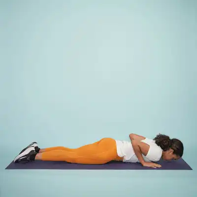 plank روی زانو با دستان صاف